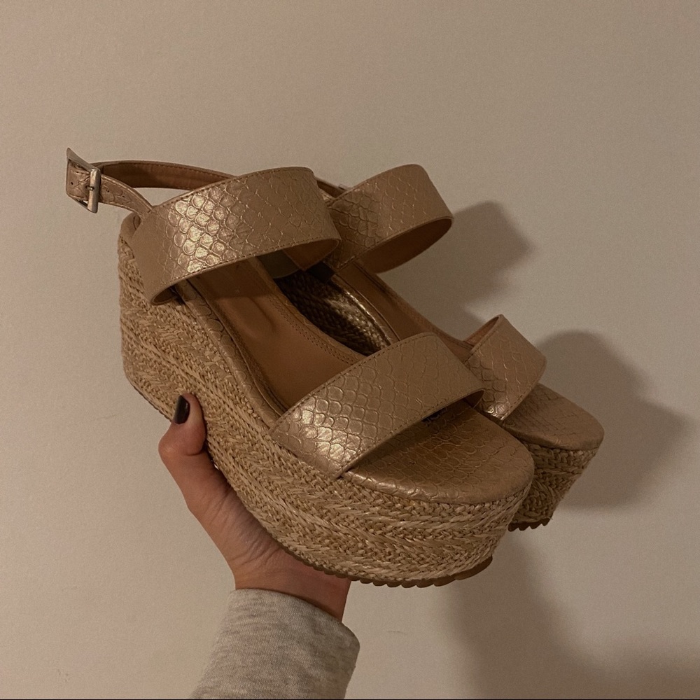 DAVID ISAAC GOLD PLATFORM SANDAL